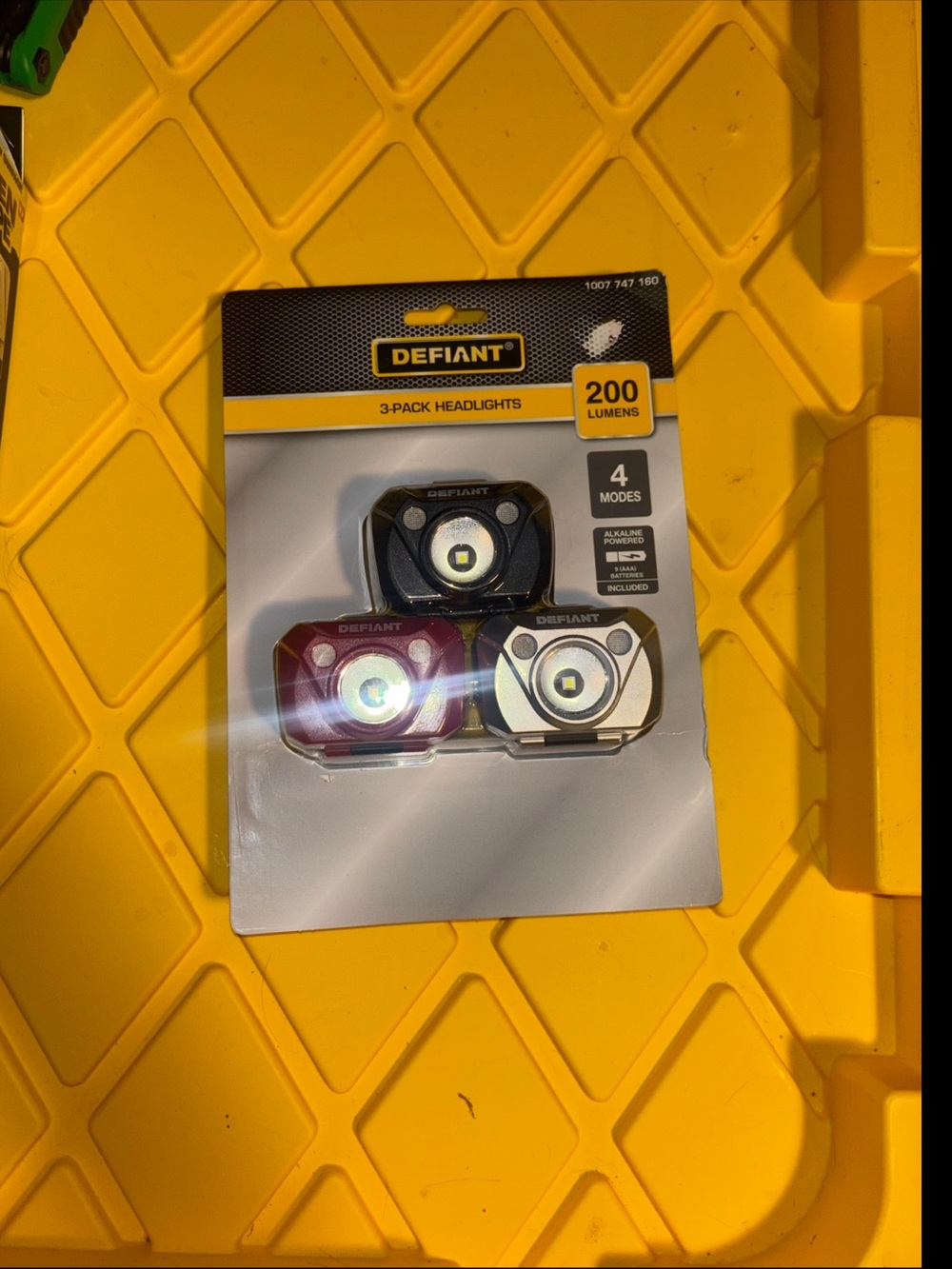 Defiant Headlamp 3-Pack 200 Lumens With 4 Light Modes New In Package